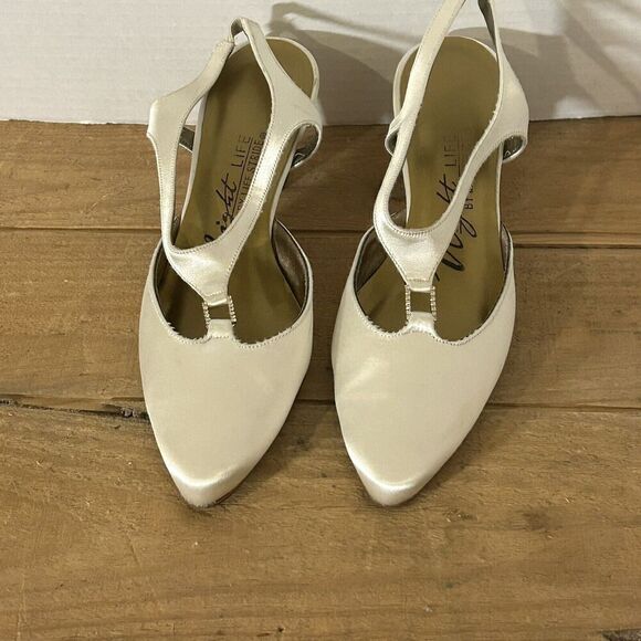 Night Life By Life Stride Womens Shoes White Fabric Cone Heels Size 7B #38014 - Picture 2 of 12